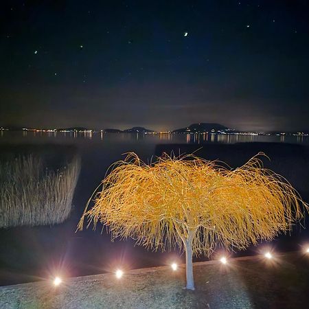 Balaton A Kertben - Balaton In The Garden - Beachfront Houses With Beautiful View, Private Beach Balatonfenyves Bagian luar foto