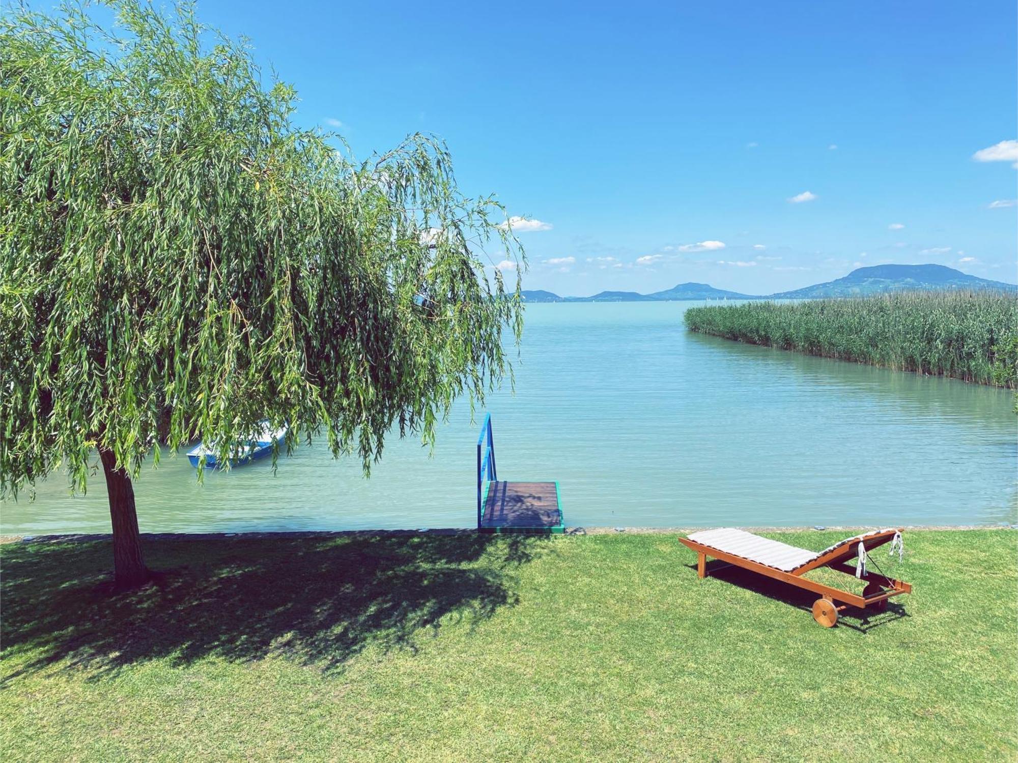 Balaton A Kertben - Balaton In The Garden - Beachfront Houses With Beautiful View, Private Beach Balatonfenyves Bagian luar foto