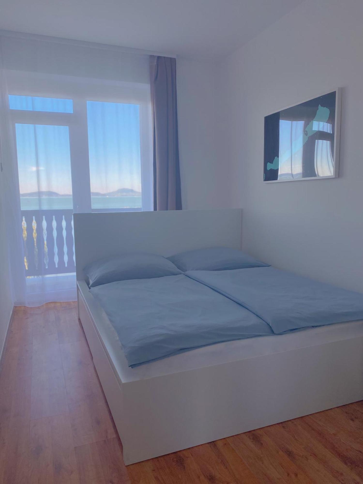 Balaton A Kertben - Balaton In The Garden - Beachfront Houses With Beautiful View, Private Beach Balatonfenyves Bagian luar foto