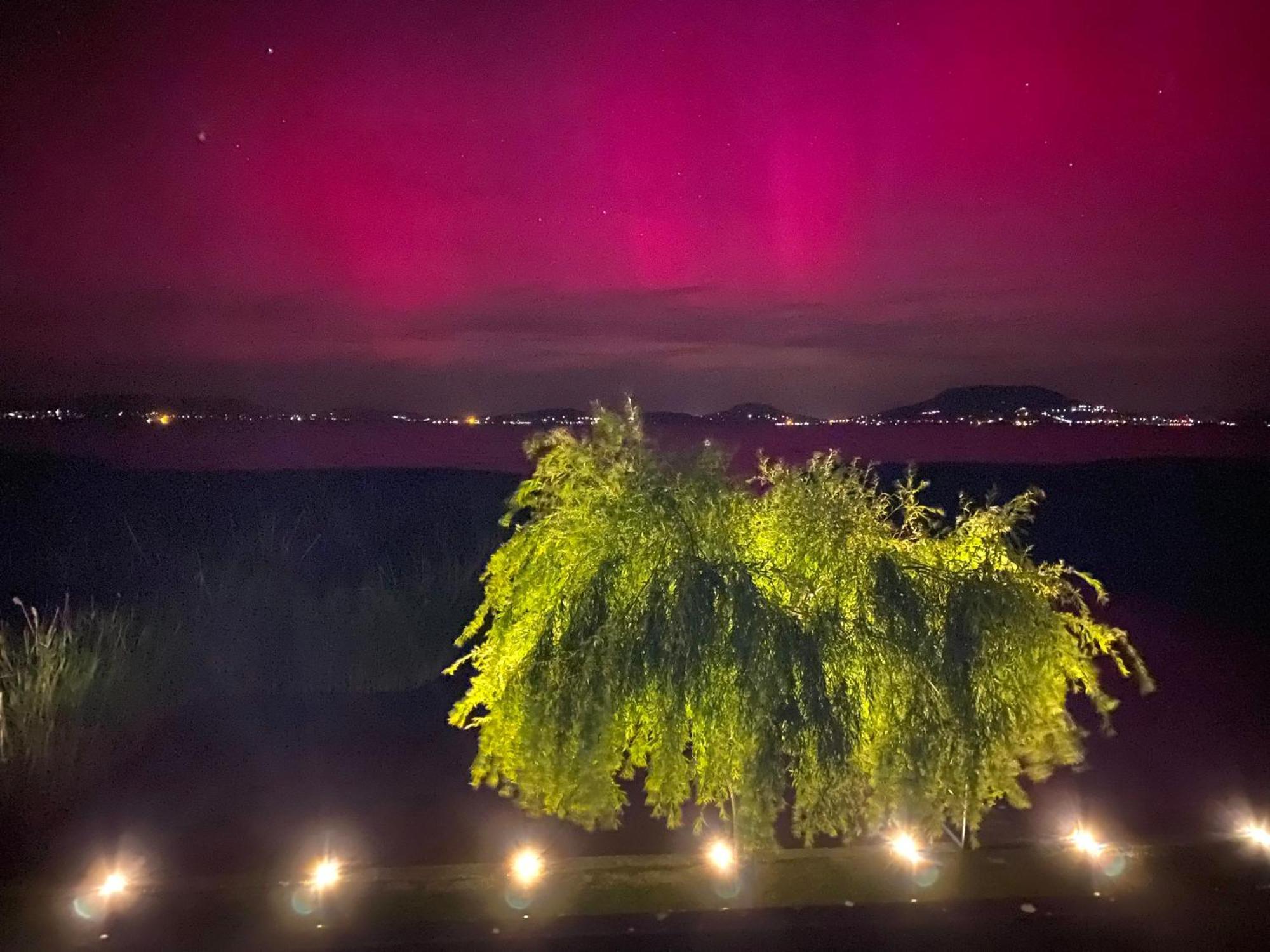 Balaton A Kertben - Balaton In The Garden - Beachfront Houses With Beautiful View, Private Beach Balatonfenyves Bagian luar foto